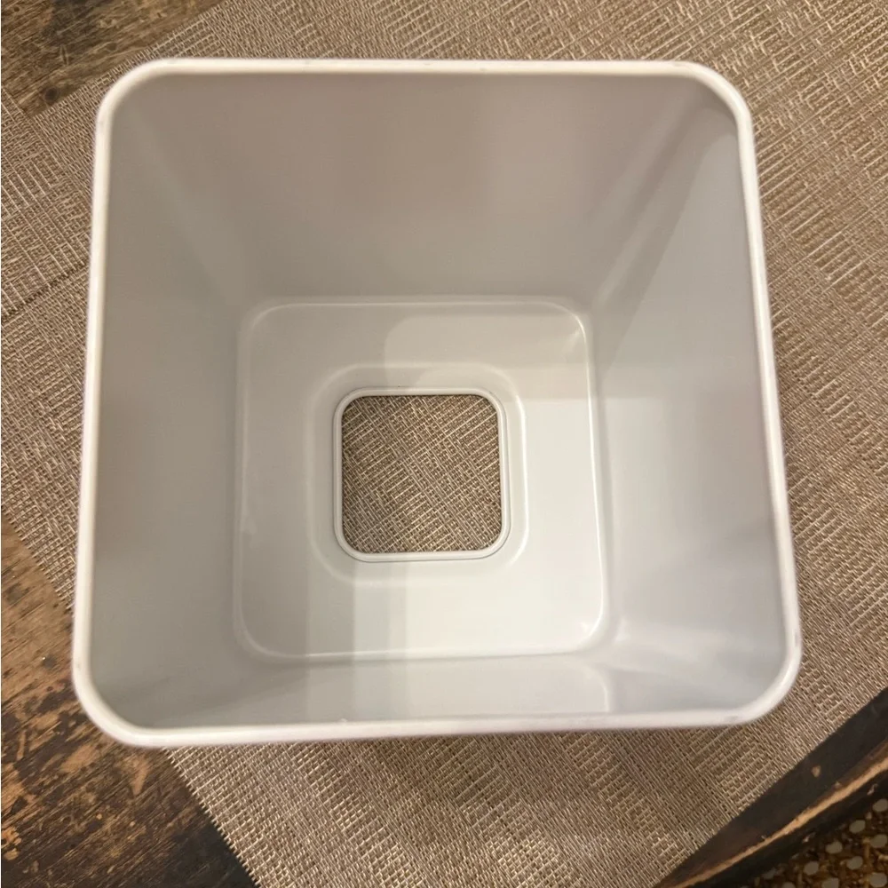Minimalist White Ceramic Square metal Tissue Box Cover M Design